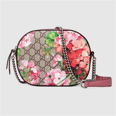 gucci blooms mini chain crossbody bag purse|Gucci Blooms GG Supreme Mini Chain Bag .